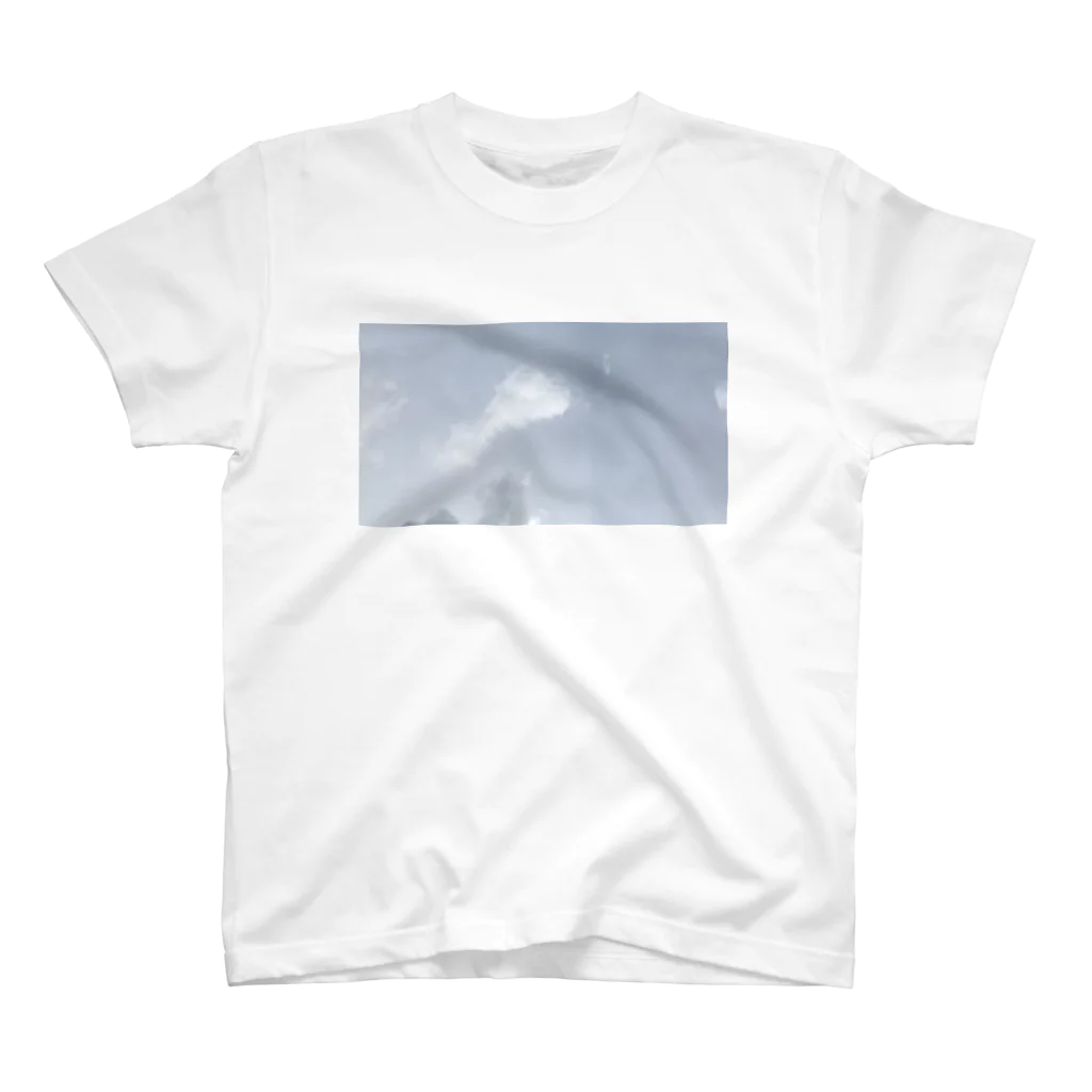 trickNFTartのblue sky Regular Fit T-Shirt