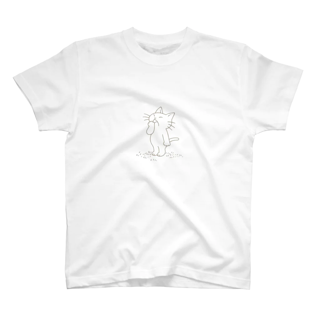 のんびりイラスト商店のあくびねこ Regular Fit T-Shirt