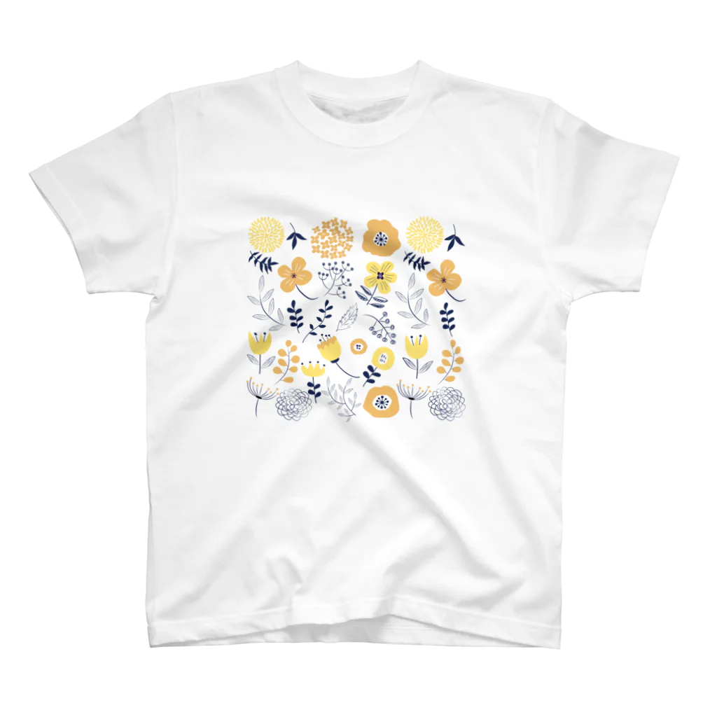 yumeyumeの北欧風花柄 Regular Fit T-Shirt