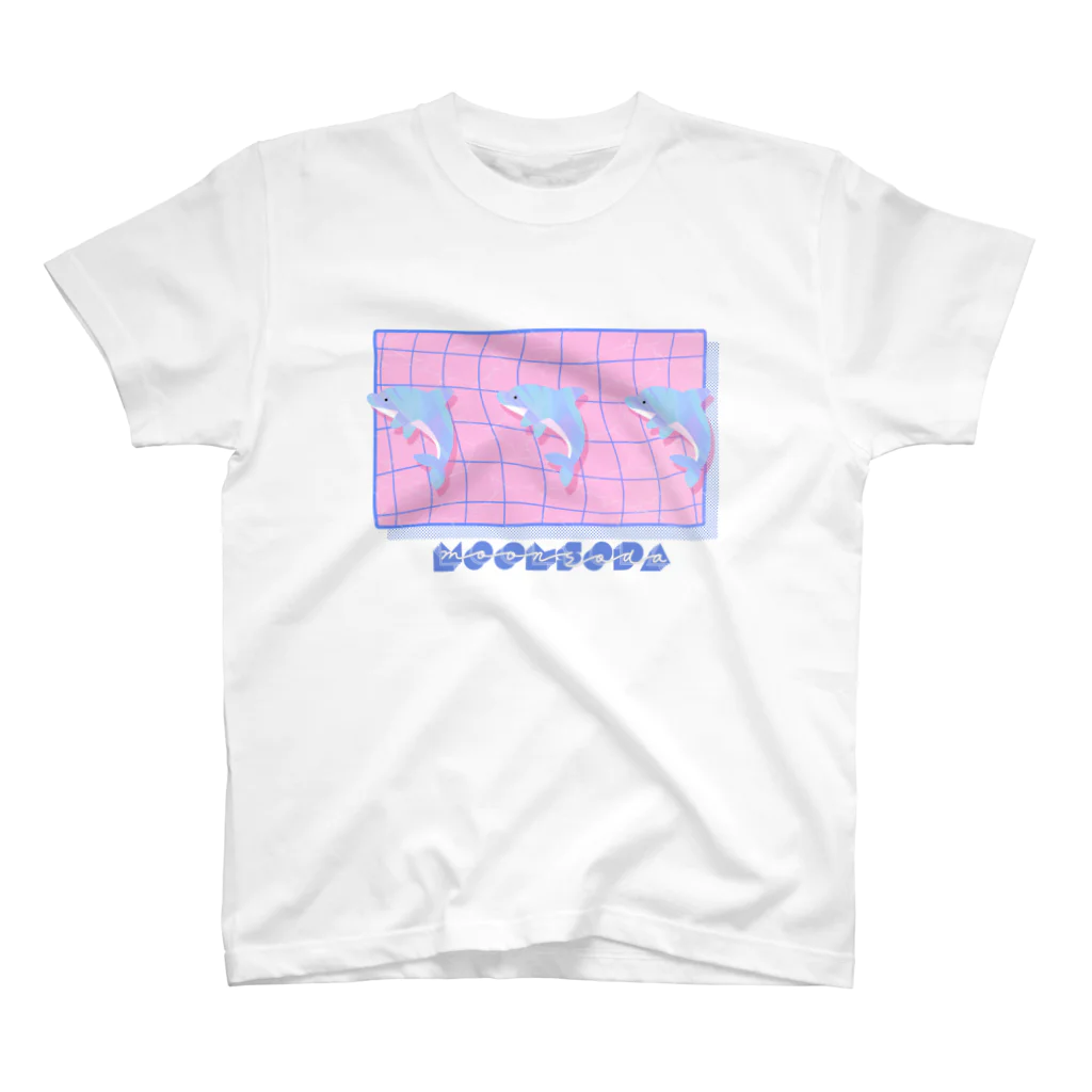 moonsodaのイルカ in pink pool  スタンダードTシャツ