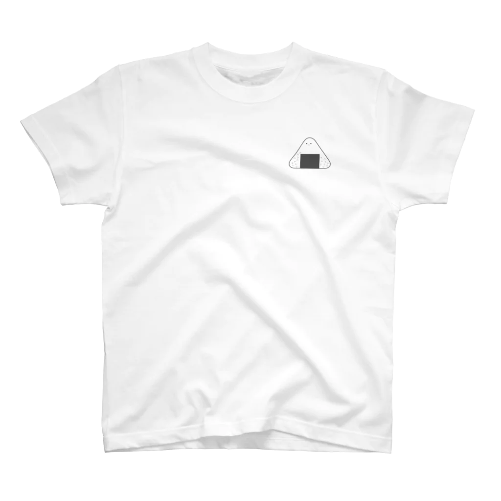 【ama*ama designstore　＜SUZURI店＞】のさりげなくおにぎり Regular Fit T-Shirt