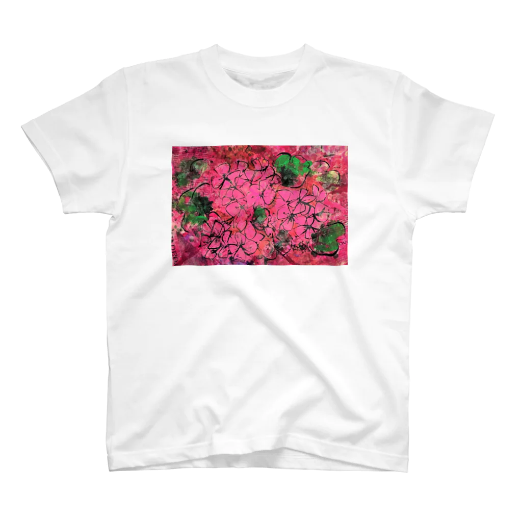 石倉かよこのグッズショップのGeranium-011 Regular Fit T-Shirt