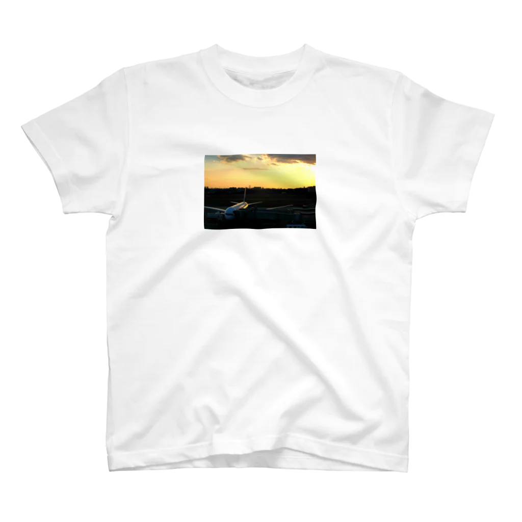 ユキ＠初期不良の伊丹の夕焼け Regular Fit T-Shirt