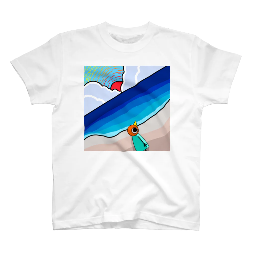 トリさんの休日の砂浜に来たトリさん Regular Fit T-Shirt