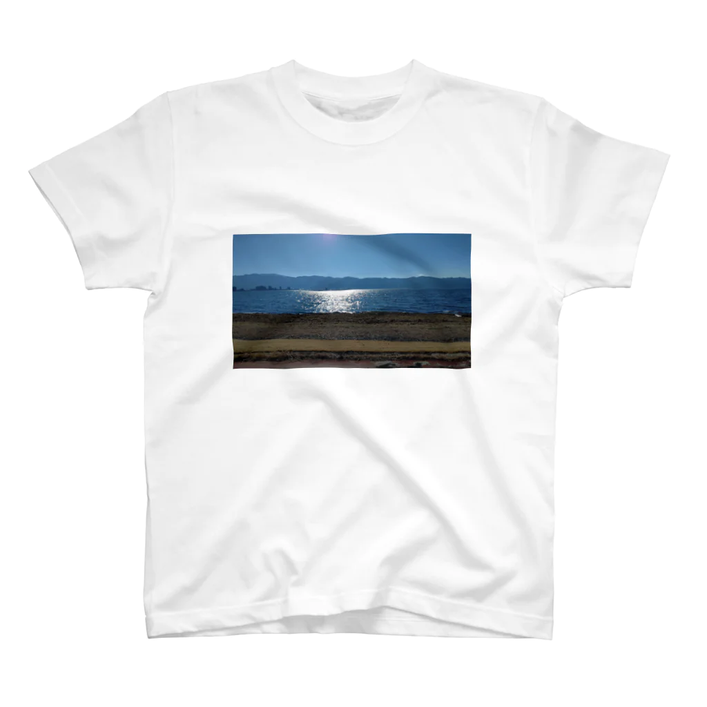 ももたんの日光に反射する諏訪湖 Regular Fit T-Shirt