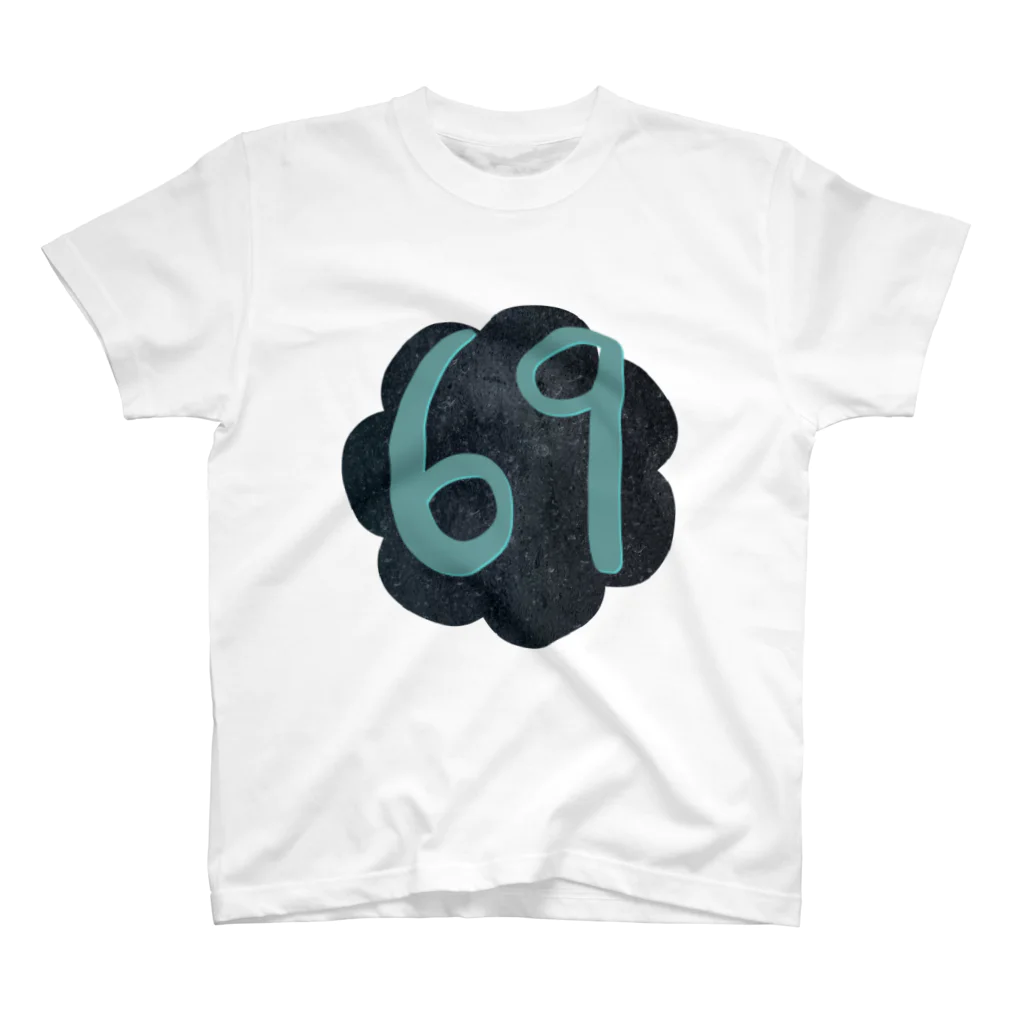 hitomi miyashitaの69 Regular Fit T-Shirt