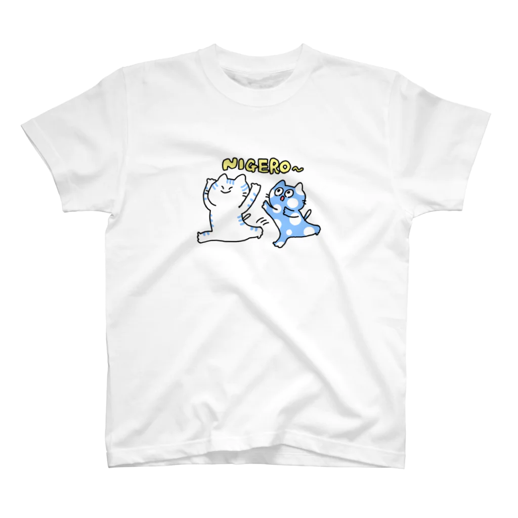 あkrの逃げるねこ　追うねこ Regular Fit T-Shirt