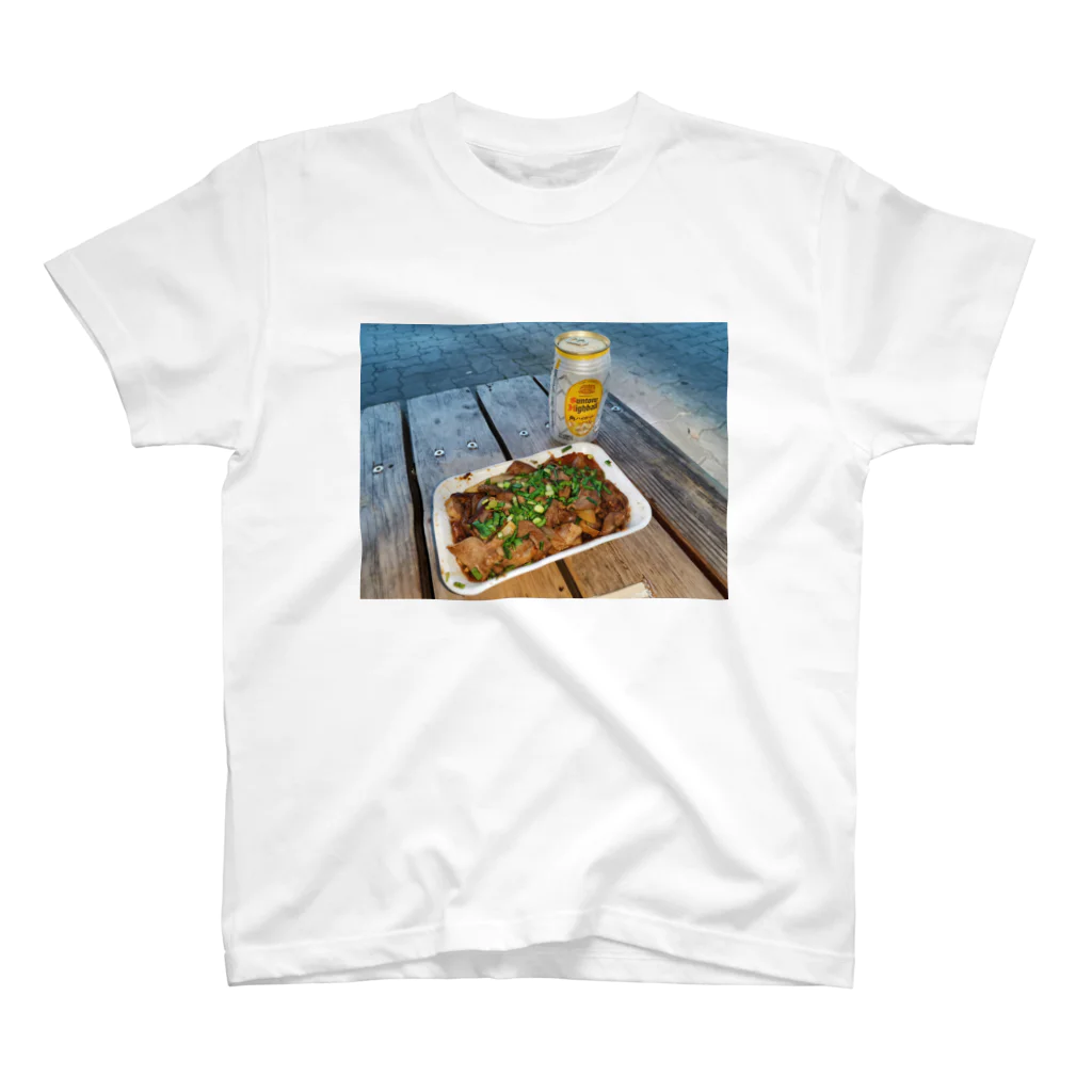 ショップトリクラのホルモン焼きとハイボール Regular Fit T-Shirt
