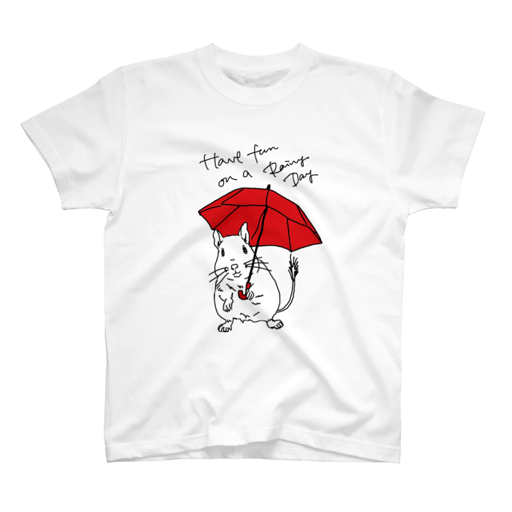 kanako-mikanのHave fun on a Rainy day (Red Umbrella) Regular Fit T-Shirt