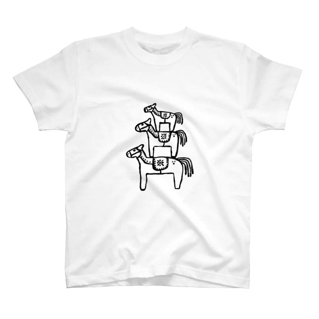 ウラベメグミの木彫りの馬 Regular Fit T-Shirt