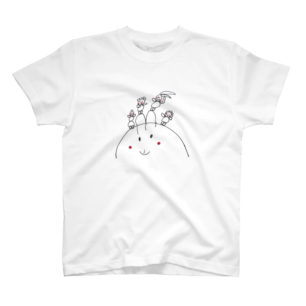 がおちゃんのおみせ♡のでかりすにのってる うさぎ・らいおん・くま・いもむし スタンダードTシャツ