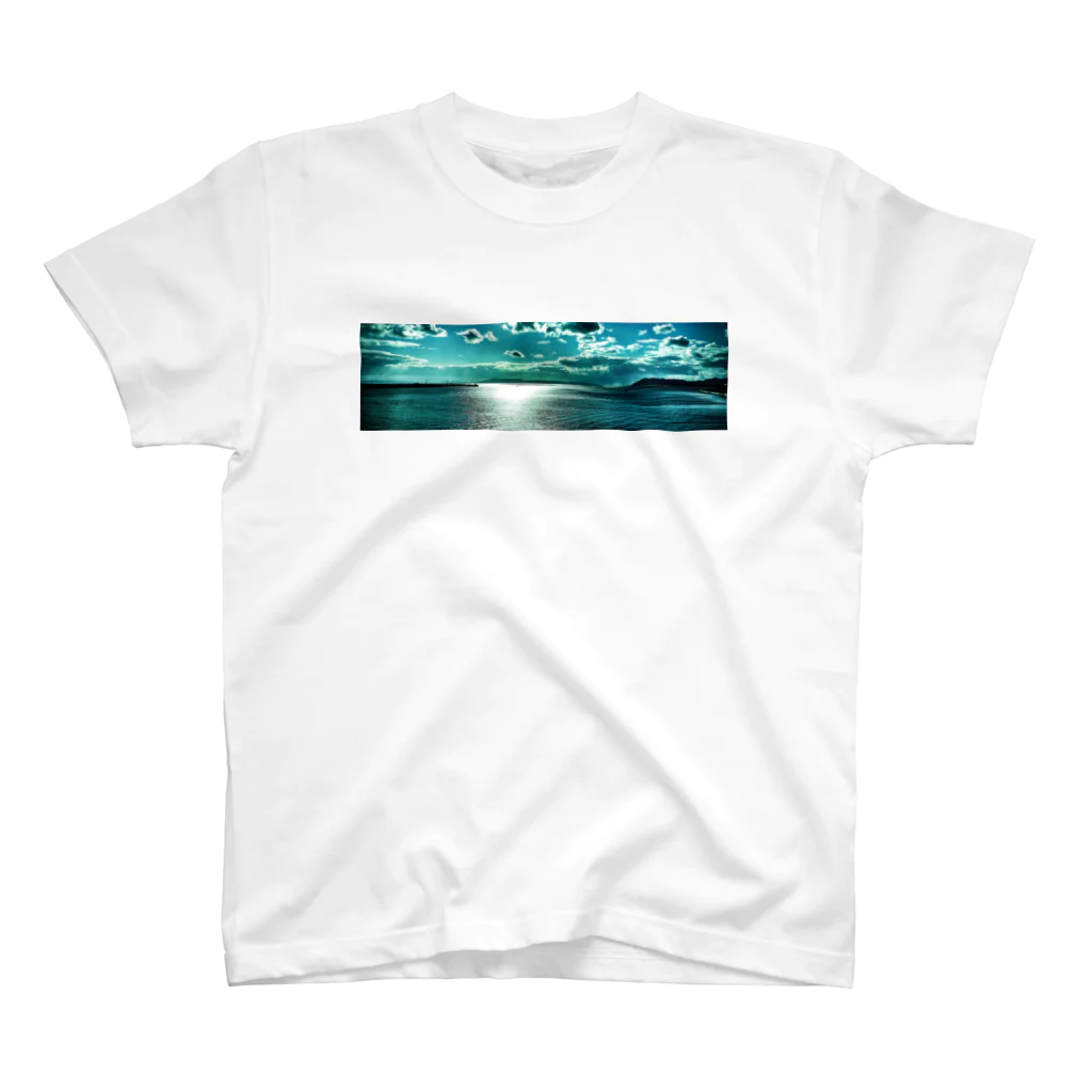 日本風景と自然風景の海と空 Regular Fit T-Shirt