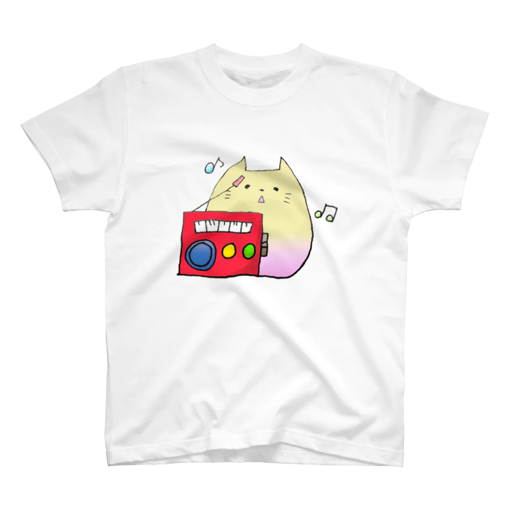 あぴこのおみせのラジオねこ Regular Fit T-Shirt