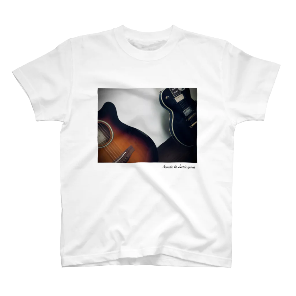 アコエレのアコースティック＆エレキギター Regular Fit T-Shirt