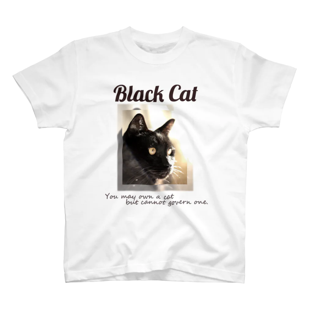 ひよっこデザインの凛々しい黒猫 スタンダードTシャツ