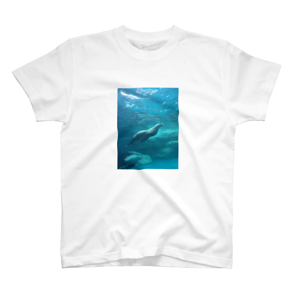 B_GODの泳ぎ上手 Regular Fit T-Shirt