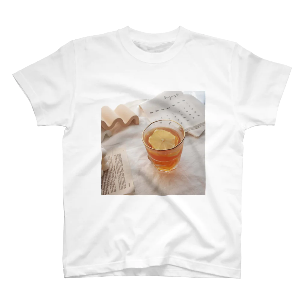 Tan.candle韓国キャンドルのCandlecafe Regular Fit T-Shirt
