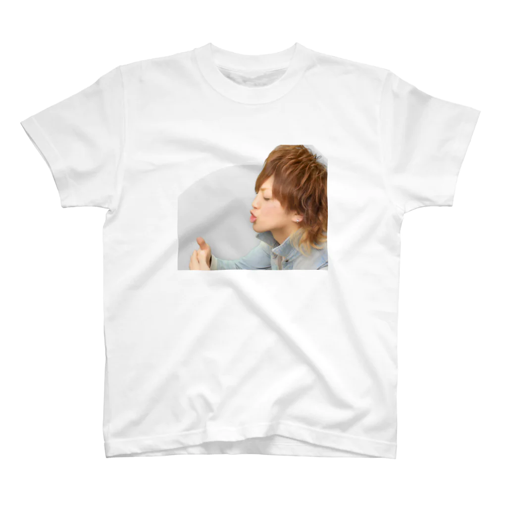 ひろろん٩( ๑╹ ꇴ╹)۶♬の僕のキスの味 Regular Fit T-Shirt