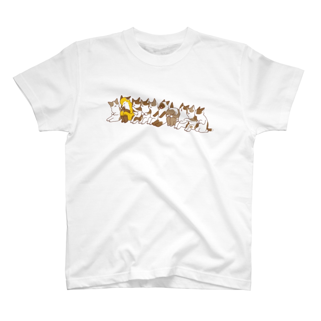 tama.tのよりそってねむる Regular Fit T-Shirt