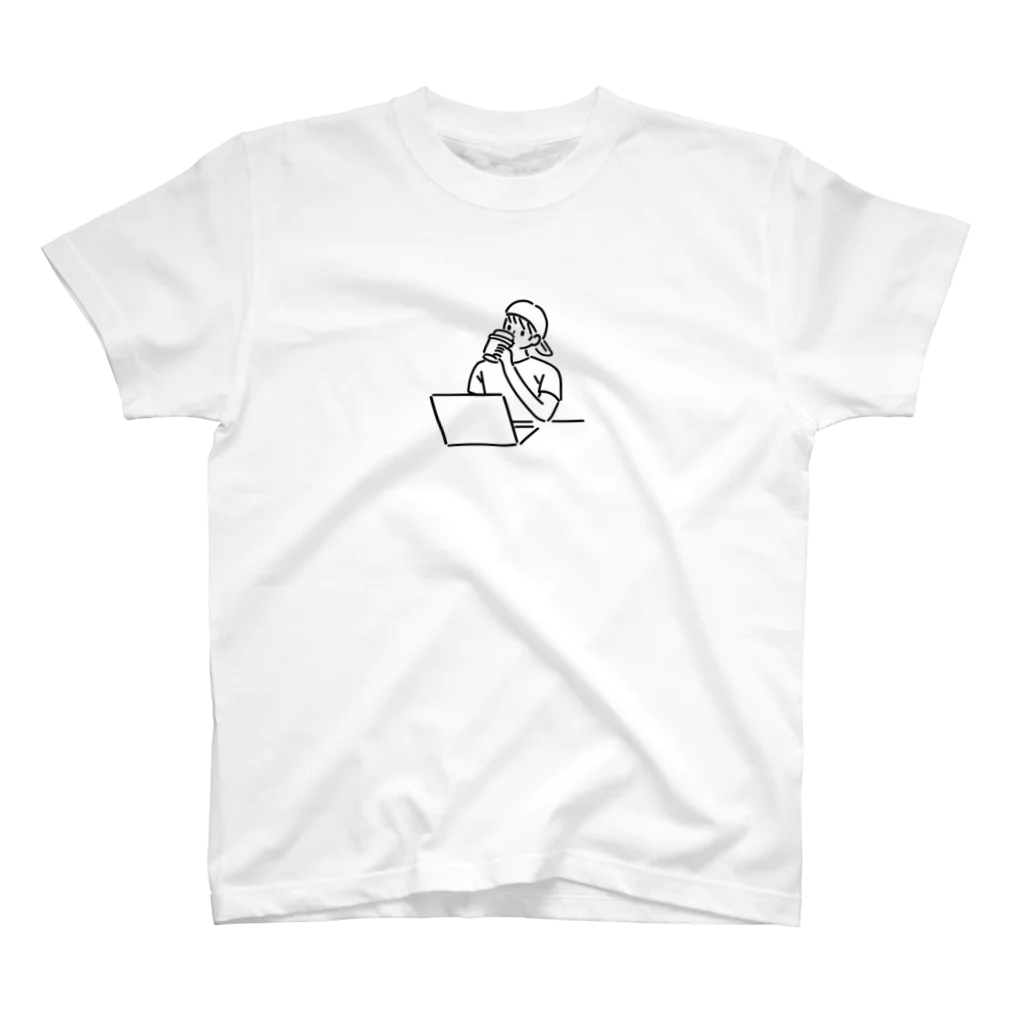 クラナガデザインのレポートする男の子 Regular Fit T-Shirt