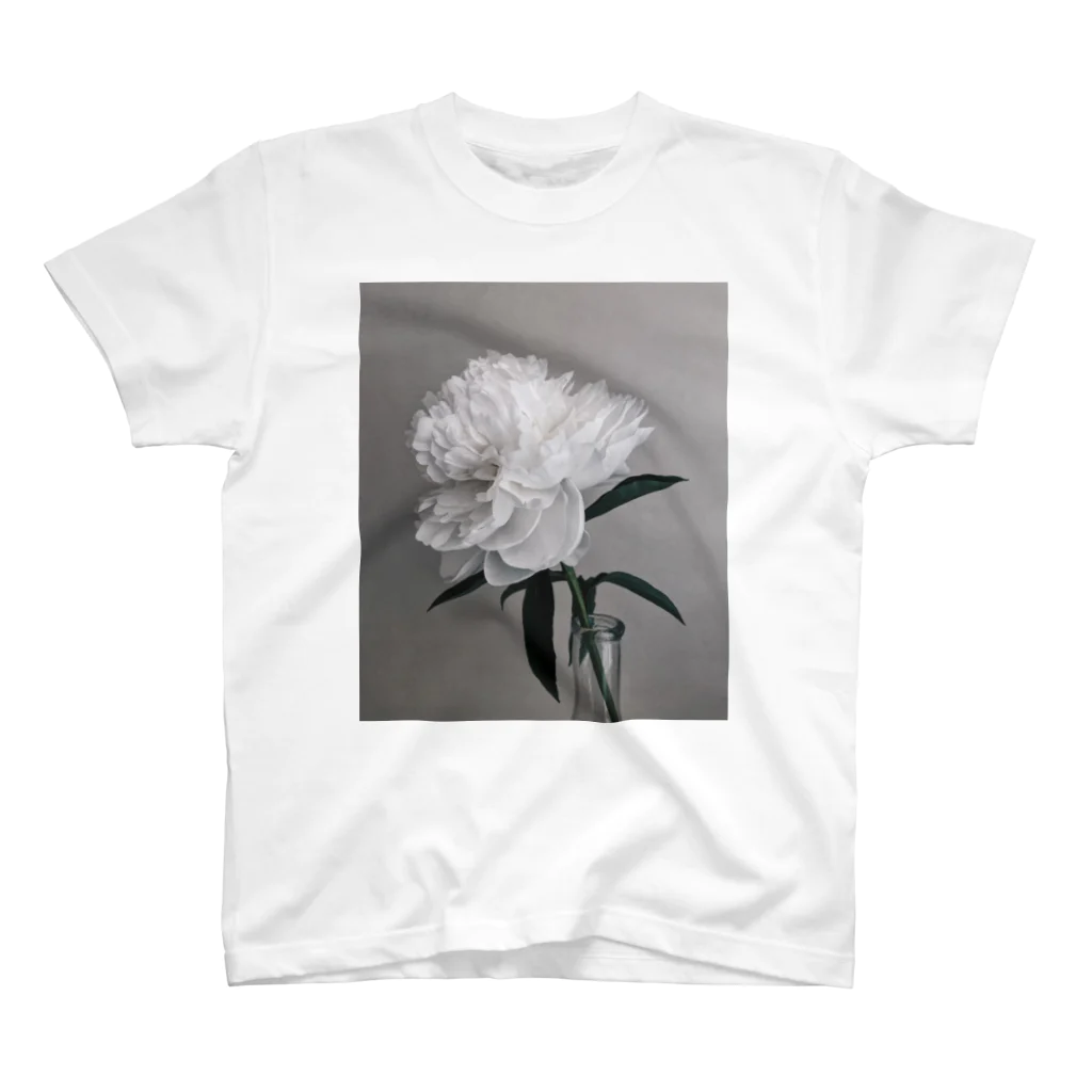 _unknownのWhite peony_3 Regular Fit T-Shirt