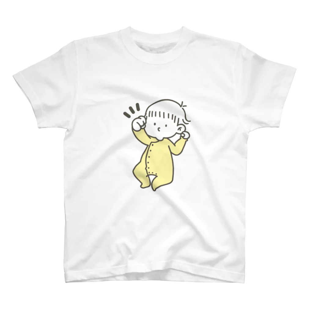 おもちやの手を見つけた赤ちゃん Regular Fit T-Shirt