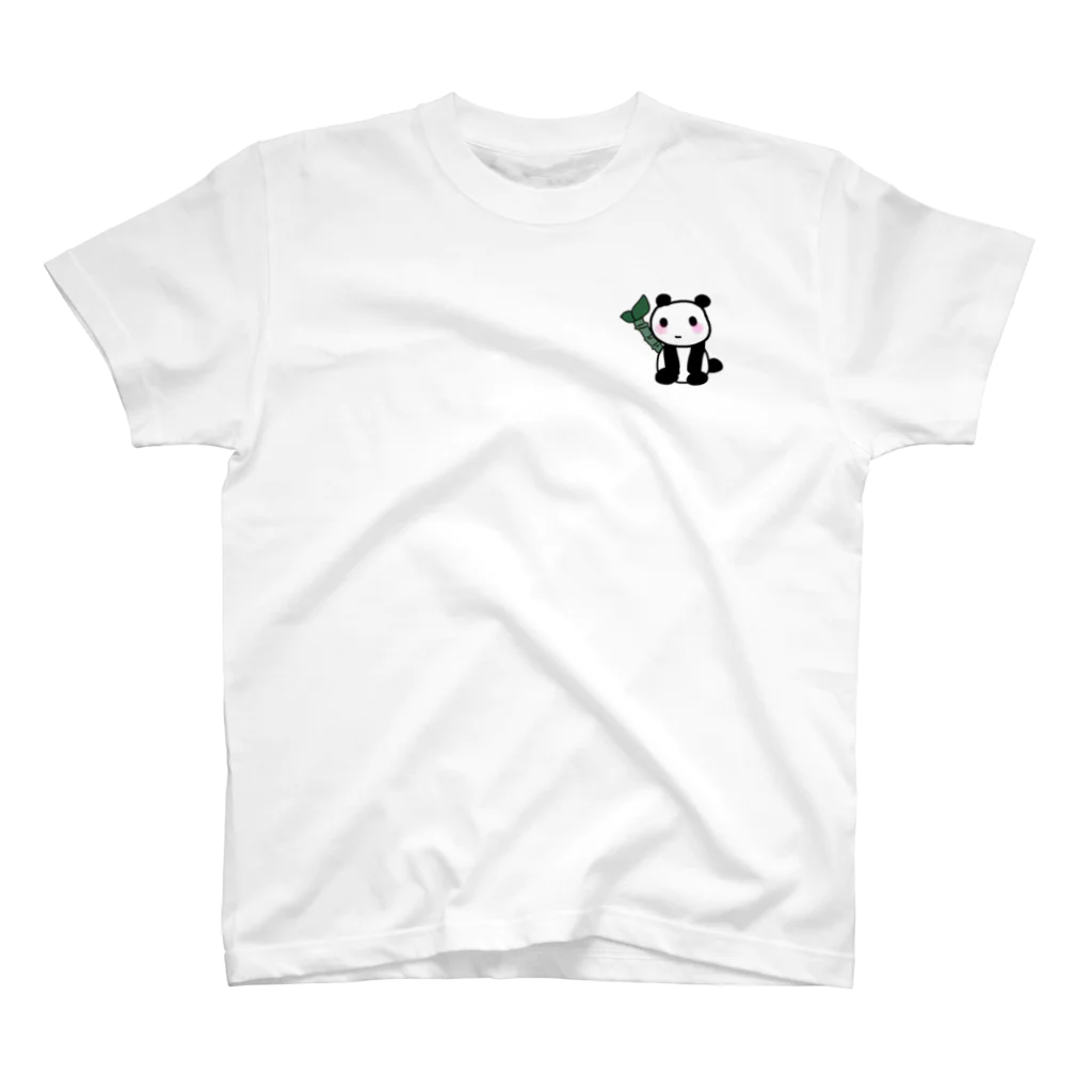 ayasa0827のパンダのホワイト Regular Fit T-Shirt