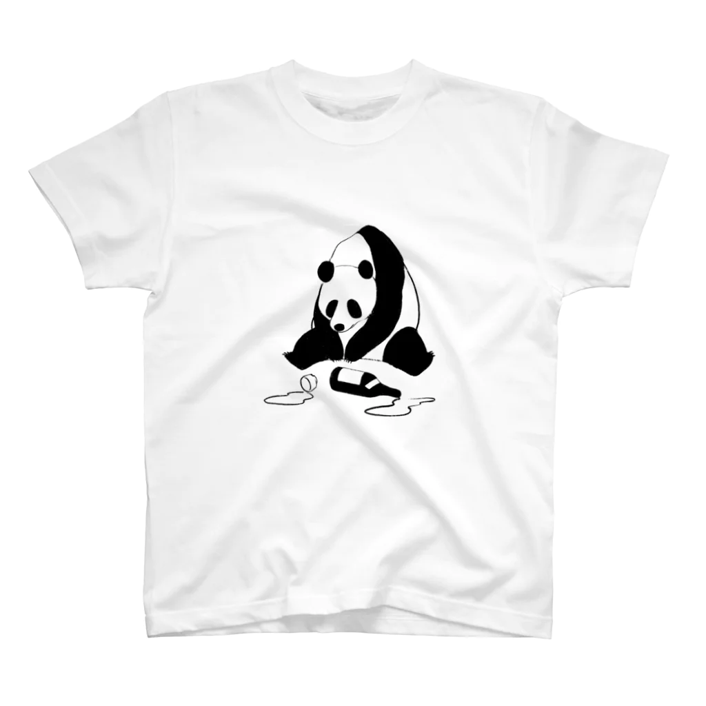 フジワラヨシトの酒に溺れるパンダ Regular Fit T-Shirt