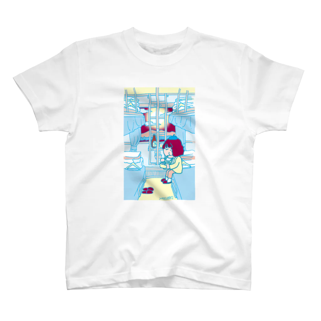 やすこーん（YASCORN）鉄道の鉄道：開放寝台＋駅弁＋YASCORN（水色） Regular Fit T-Shirt