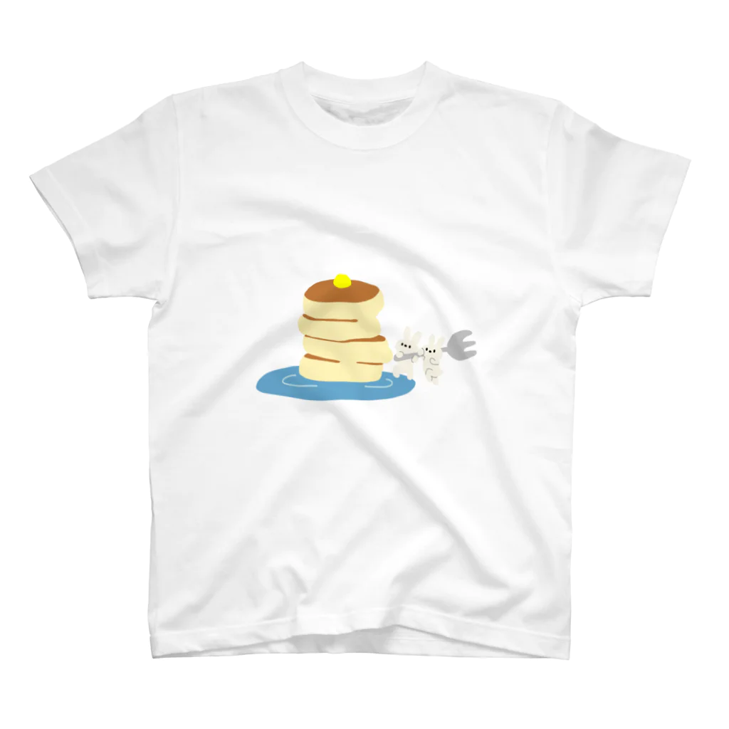 ラッタ工房のホットケーキとウサギ Regular Fit T-Shirt