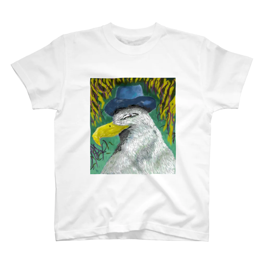 スゴク　オカモトの帽子をかぶった鳥 Regular Fit T-Shirt