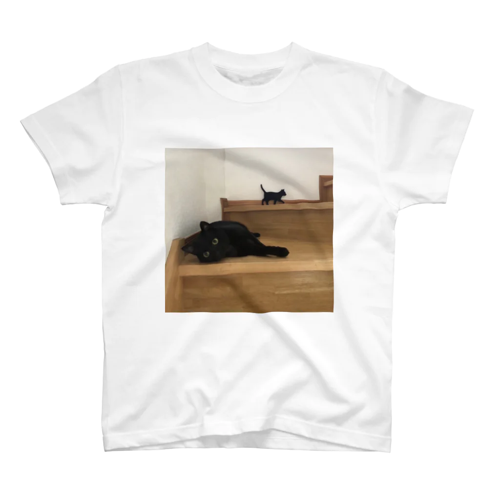 保護猫支援ショップ・パール女将のお宿の黒猫ちゃんのつどい Regular Fit T-Shirt