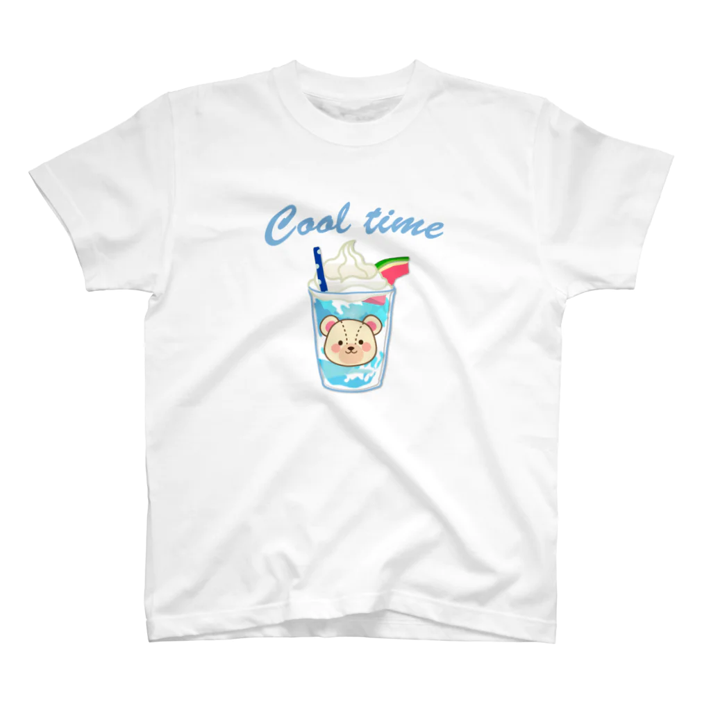 little lion house公式ショップ（大人のためのねこ）の白くまさんの青空ゼリーのクリームソーダ スタンダードTシャツ