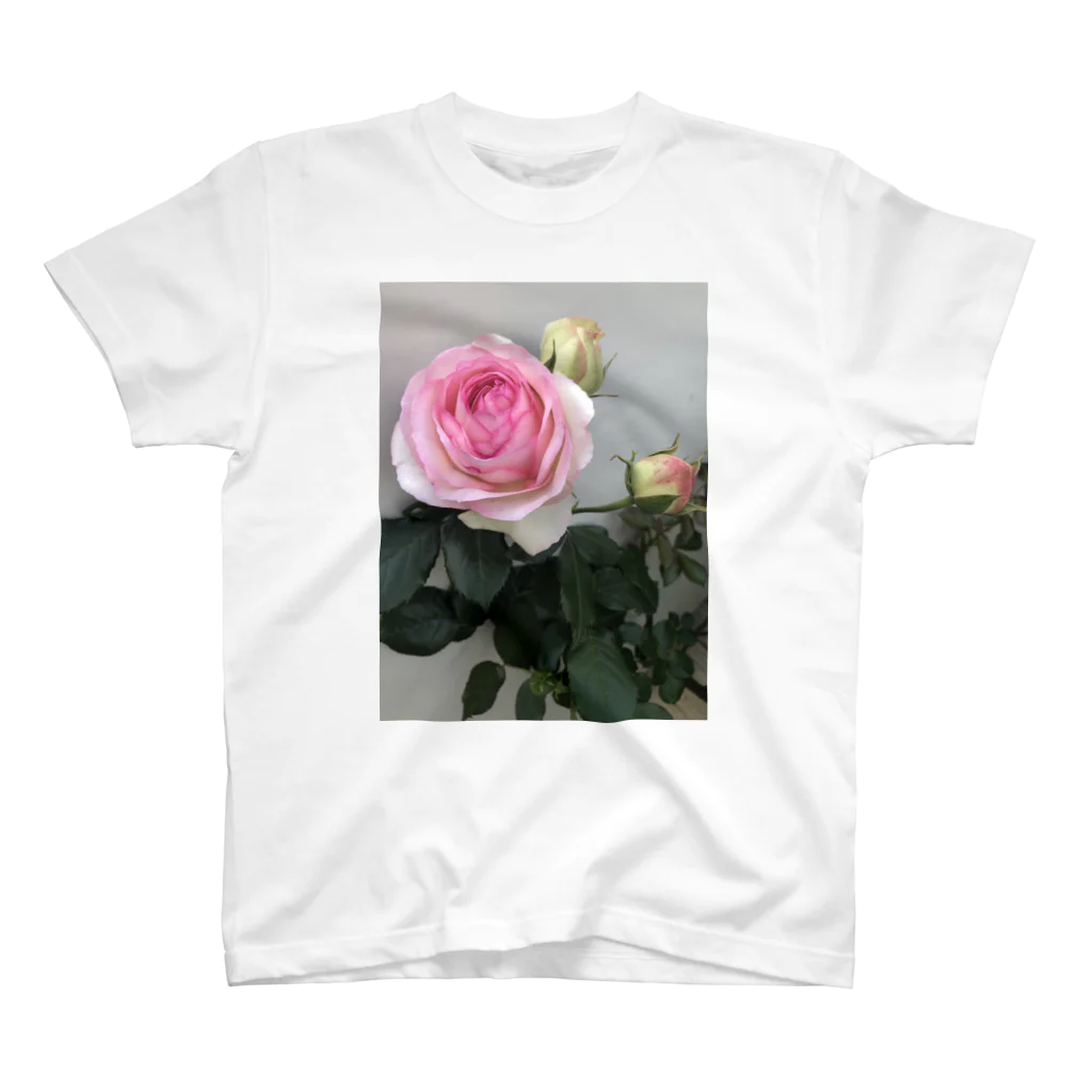 Glowの薔薇 Regular Fit T-Shirt