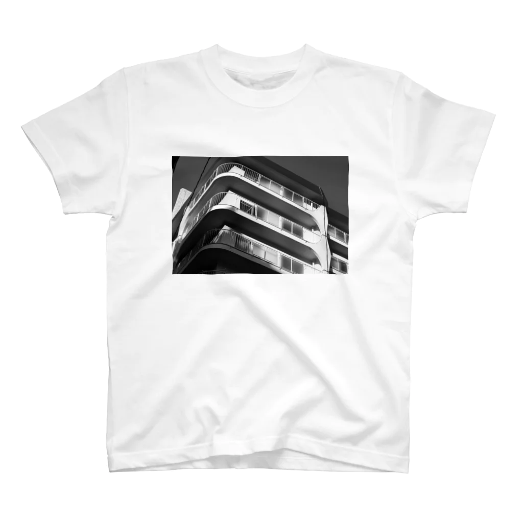 想い出の仮想夢プラザのモノクロームビル スタンダードTシャツ