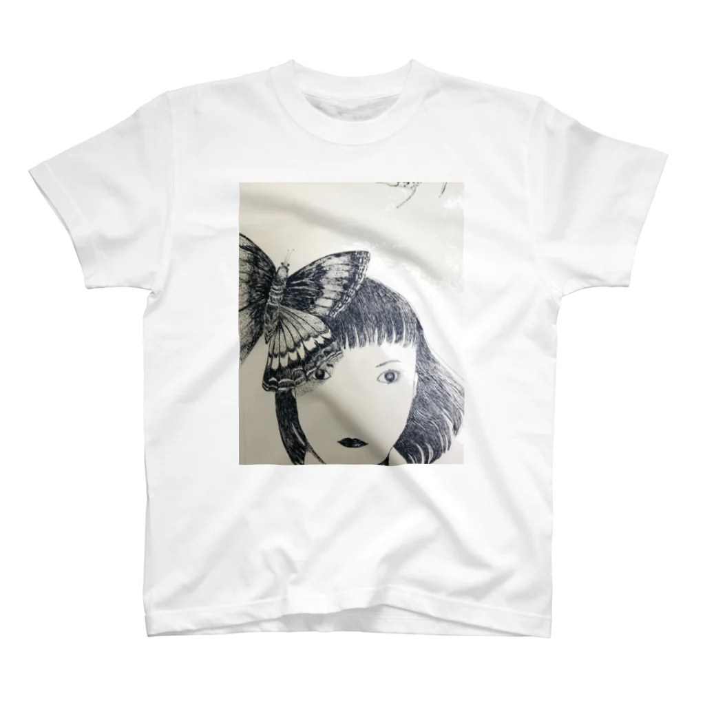 満開の華の蝶と少女 スタンダードTシャツ