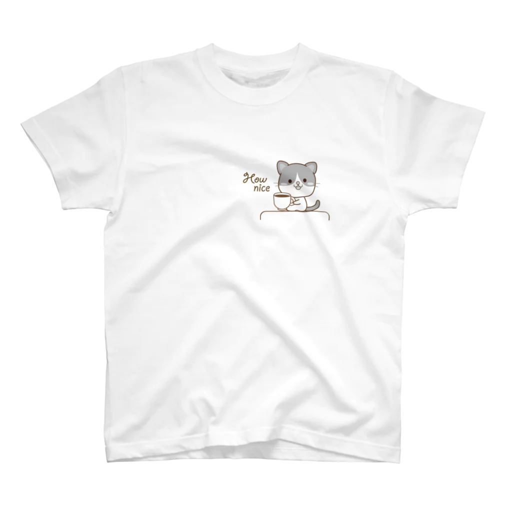 little lion house公式ショップ（大人のためのねこ）の黒白猫のシンプルモノトーン Regular Fit T-Shirt