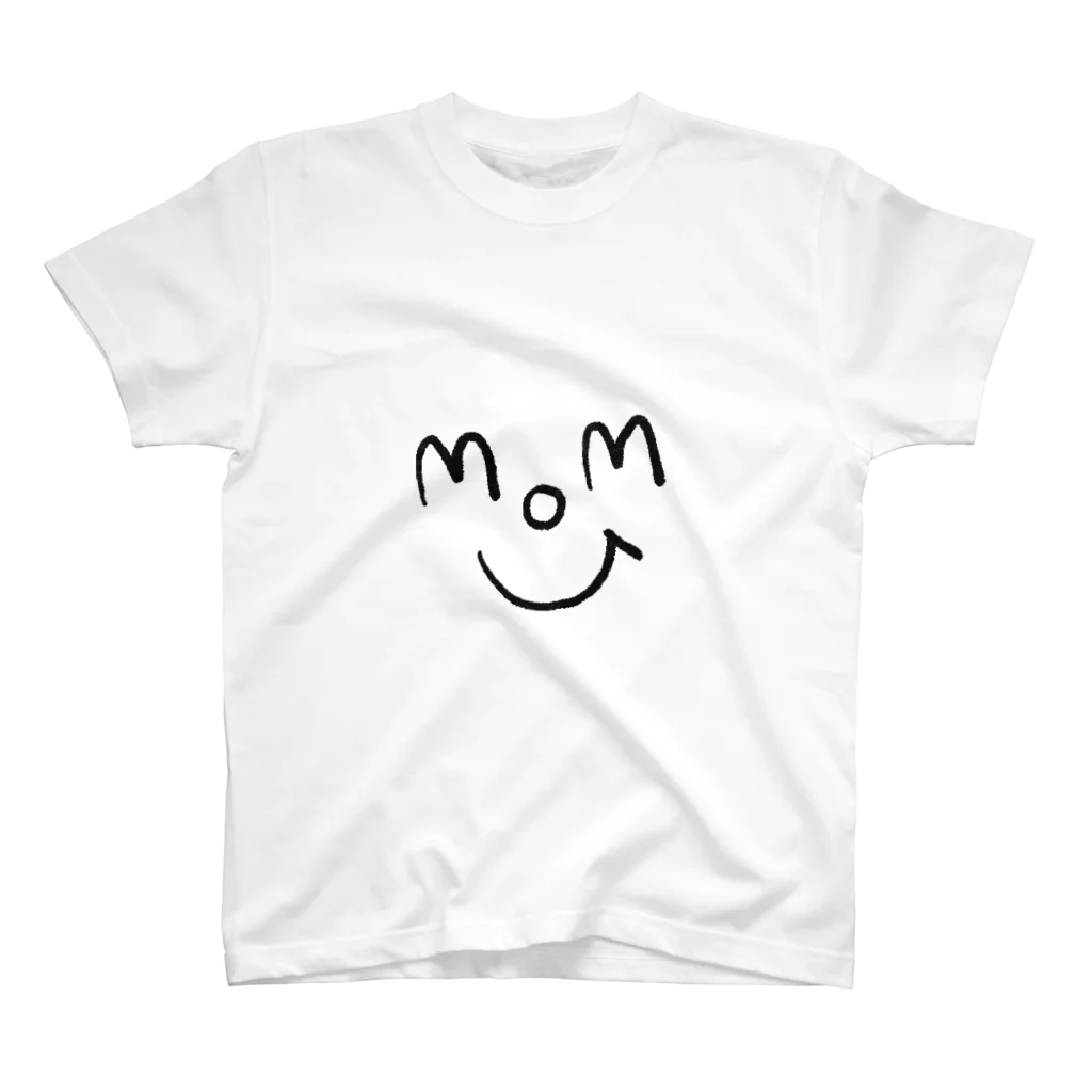 山口県タベスタグラムの仲良し家族。【mom】 Regular Fit T-Shirt