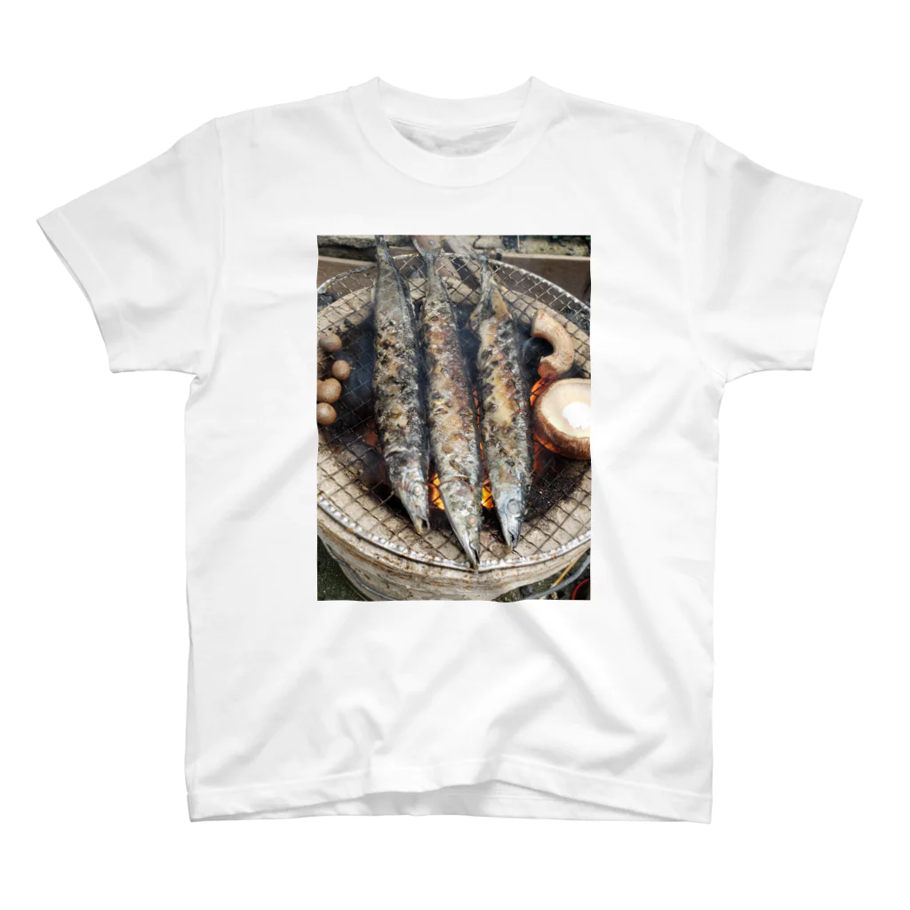 ももかんみかんの秋刀魚高いです スタンダードTシャツ