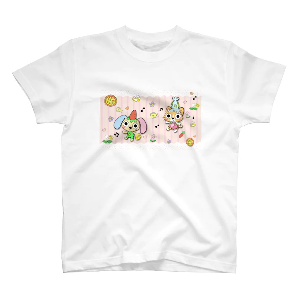 ONEのうさぎのうーちゃんと猫のみーちゃん(ピクニック) スタンダードTシャツ
