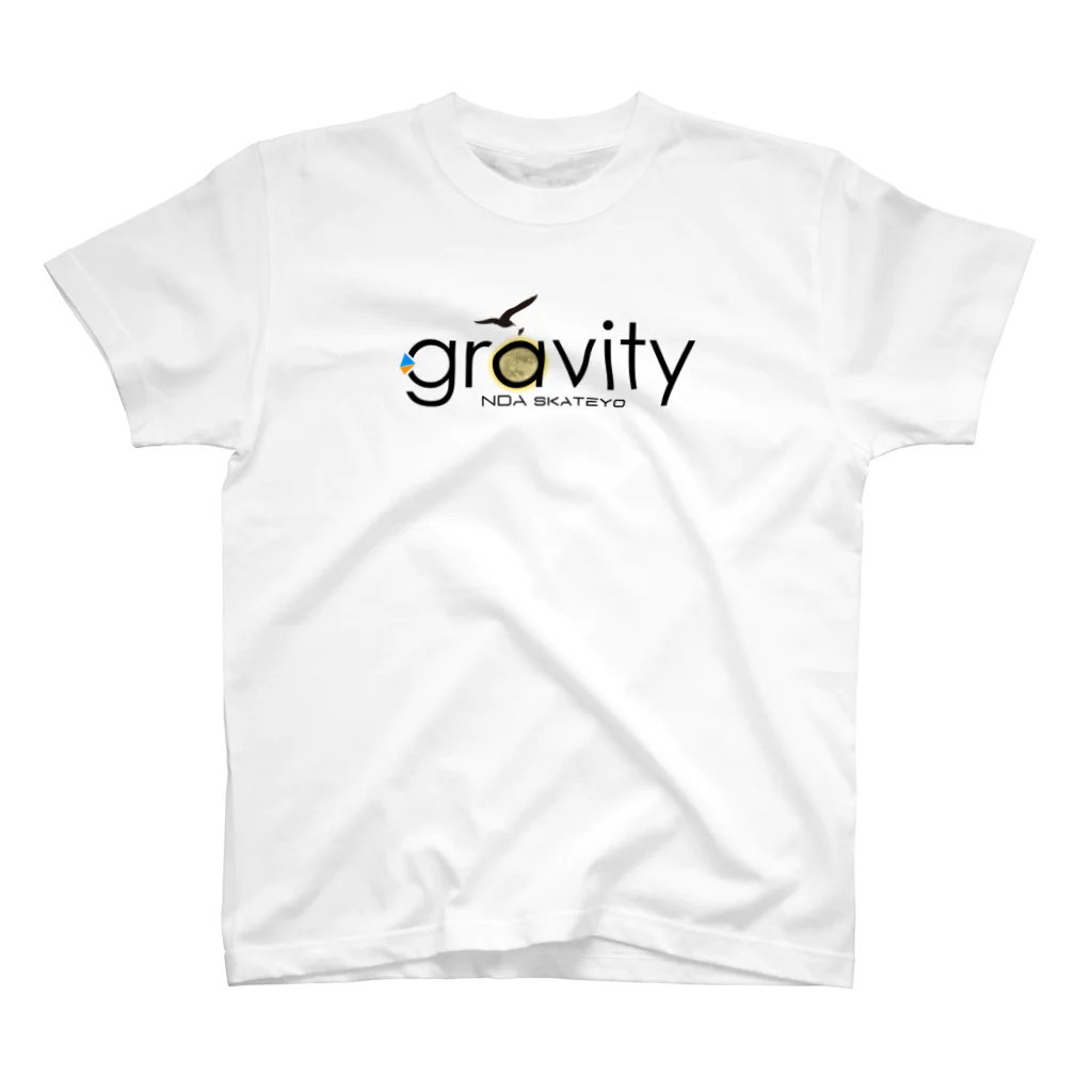 Sk8ersLoungeのGravityBlacklogo　ver2 Regular Fit T-Shirt