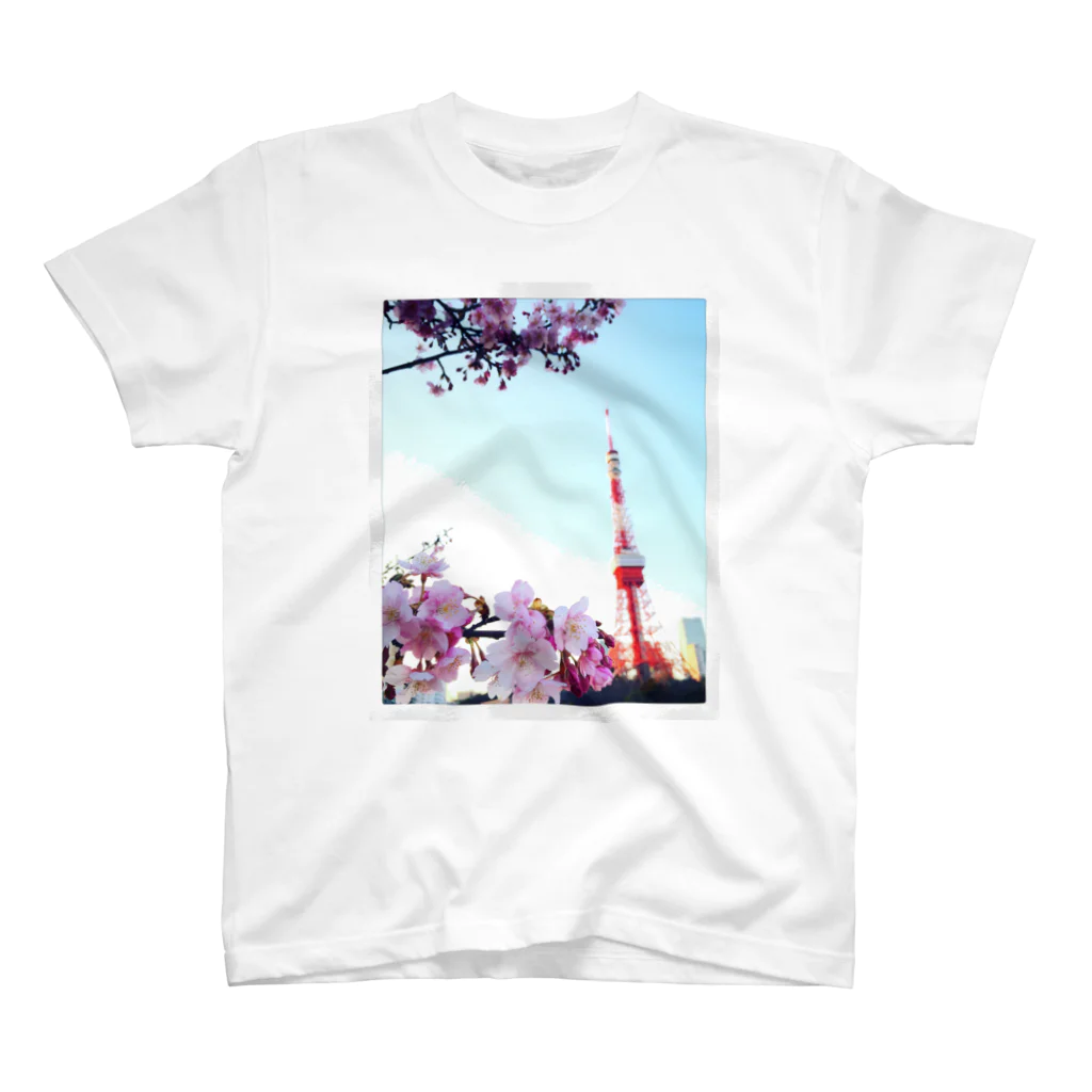 DaDaのタワーと桜 スタンダードTシャツ