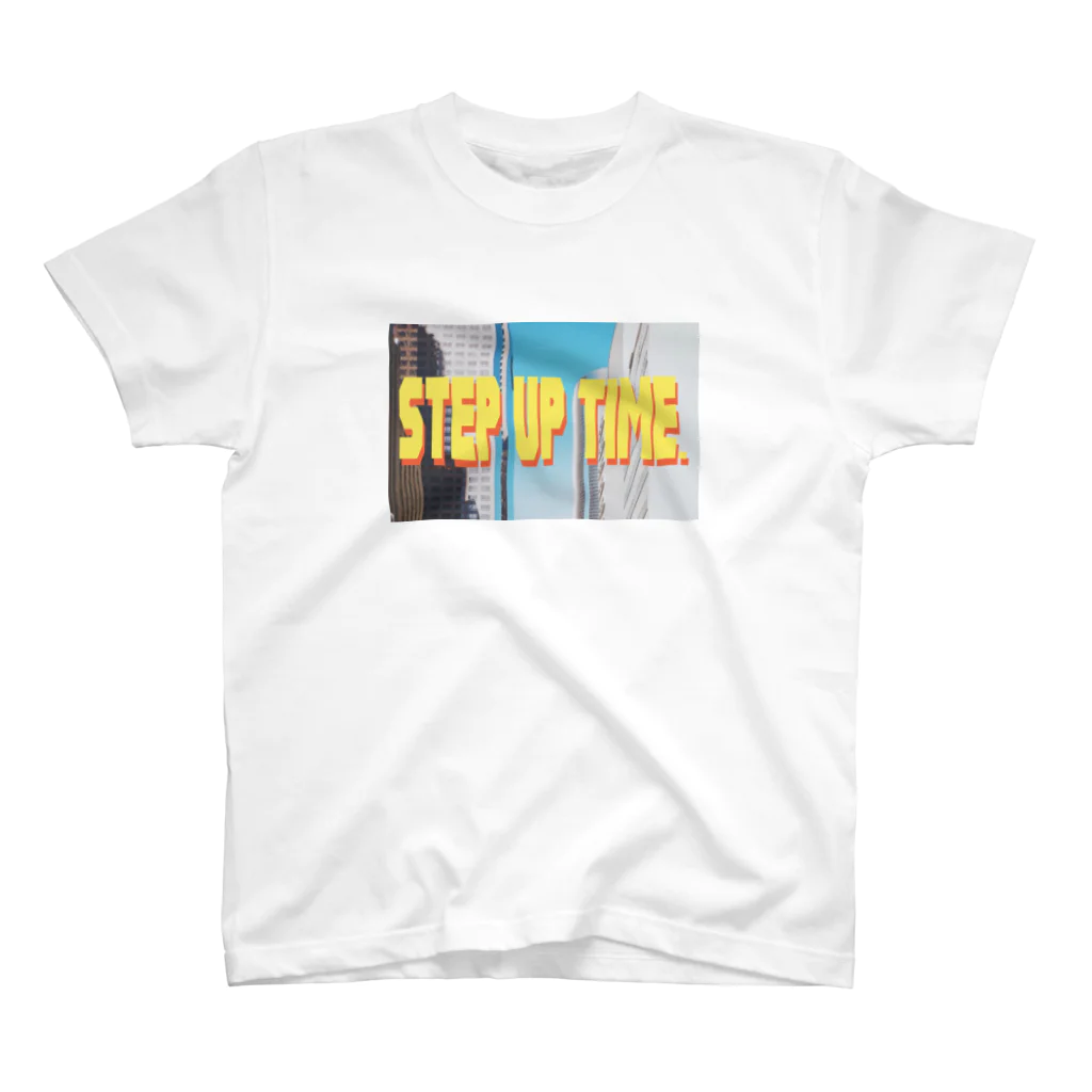 EbiIkaKani - studioのstep up time 4 Regular Fit T-Shirt