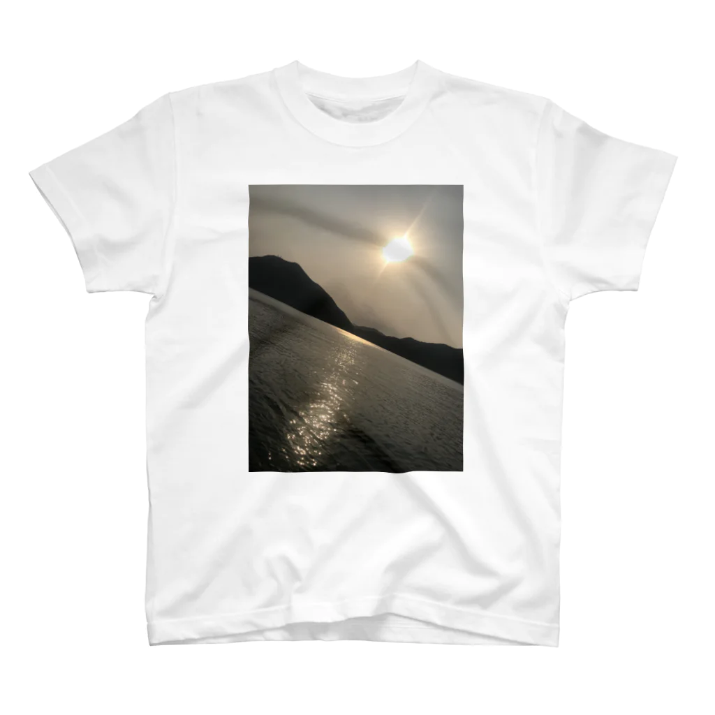 koreaの港から見える夕陽 スタンダードTシャツ