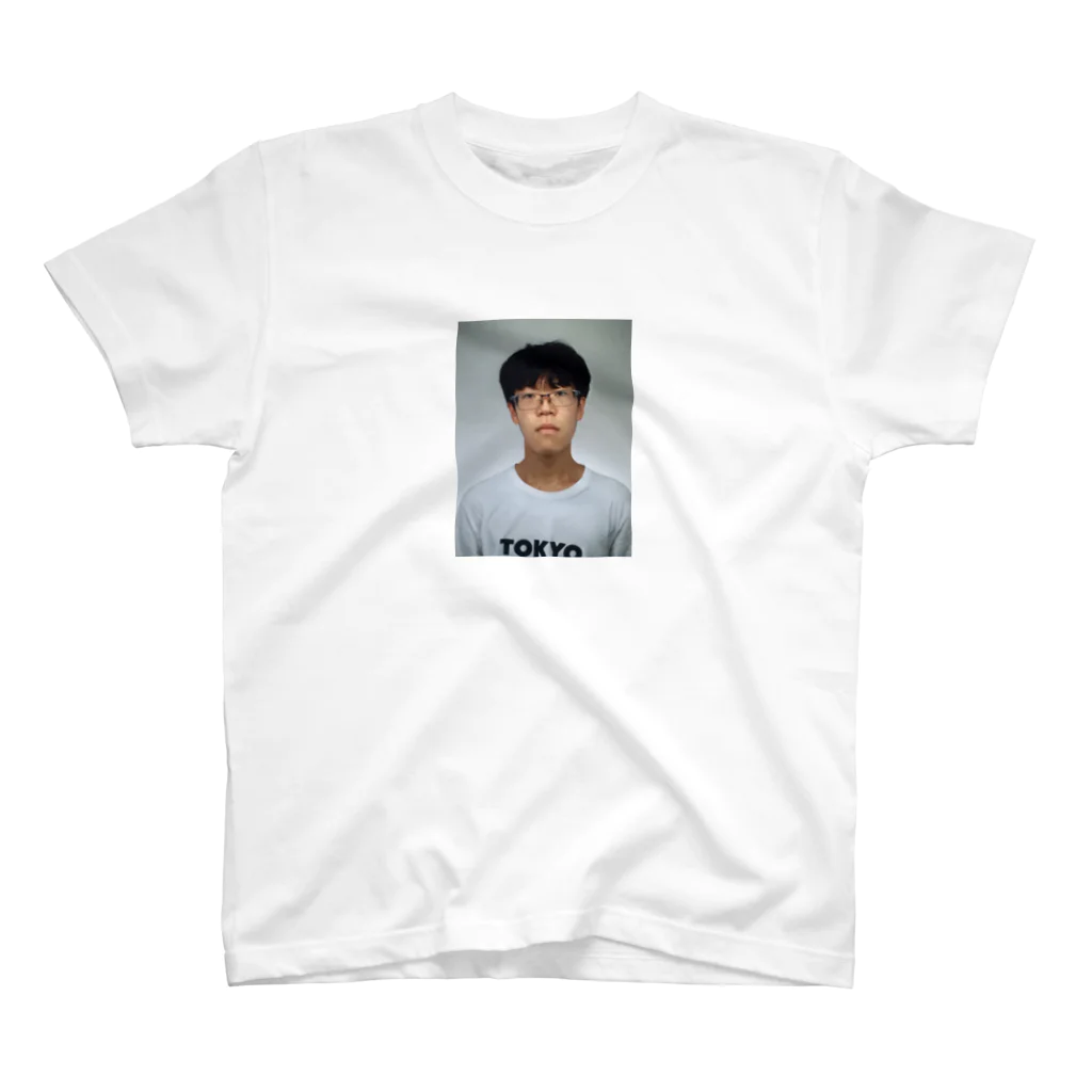 鎧坂の鎧坂(証明写真) Regular Fit T-Shirt