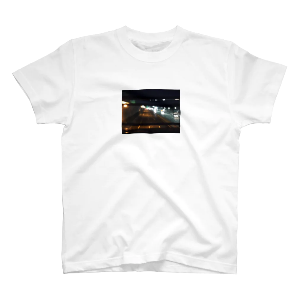 しらさわのの泣きながら見る高速道路 スタンダードTシャツ