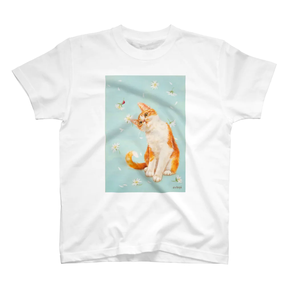 おちょぴのてんとう虫と茶白猫 Regular Fit T-Shirt