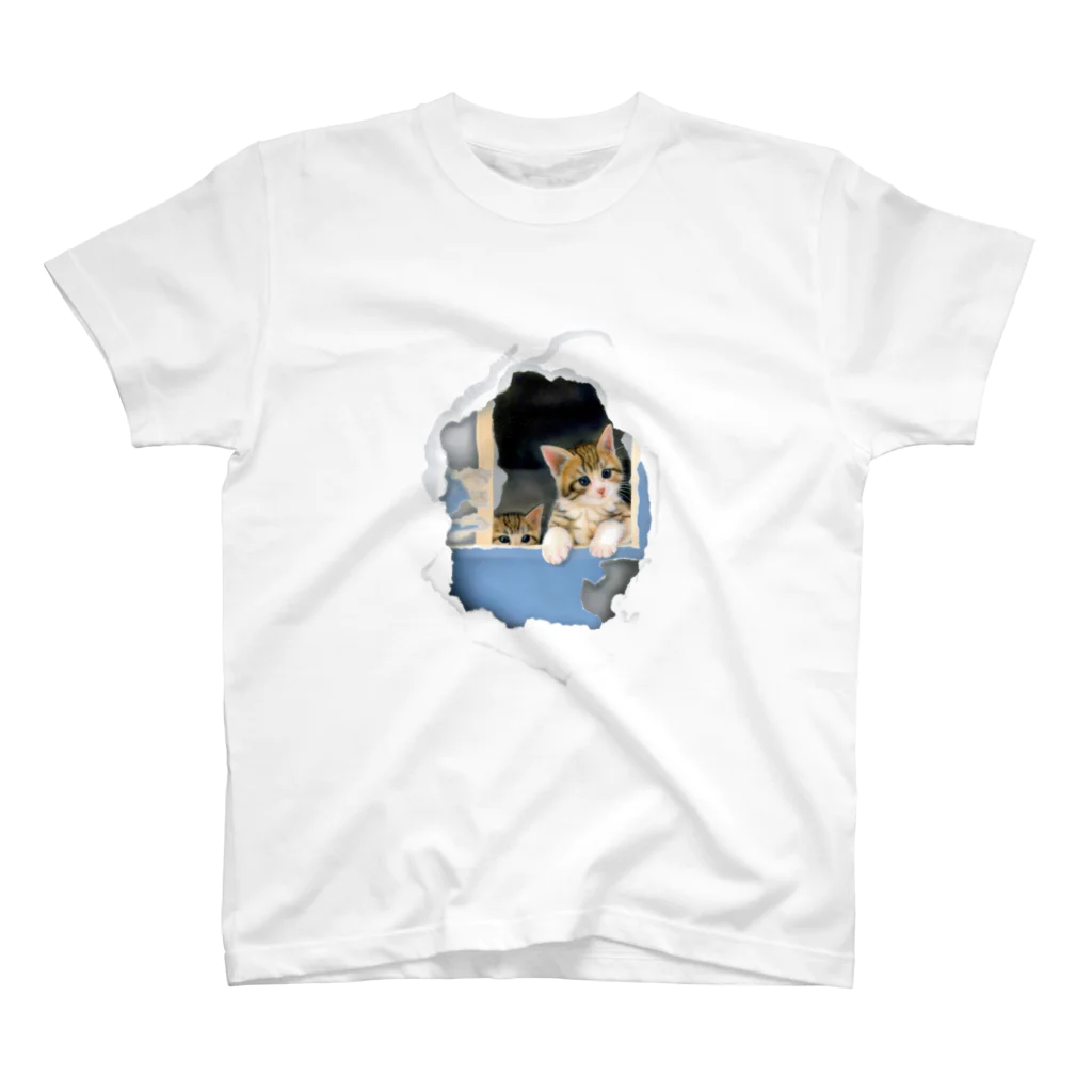 萌獣ファクトリー「純屋」の子猫 絵：SECRET BASE ～ぼくたちのひみつきち～ Regular Fit T-Shirt