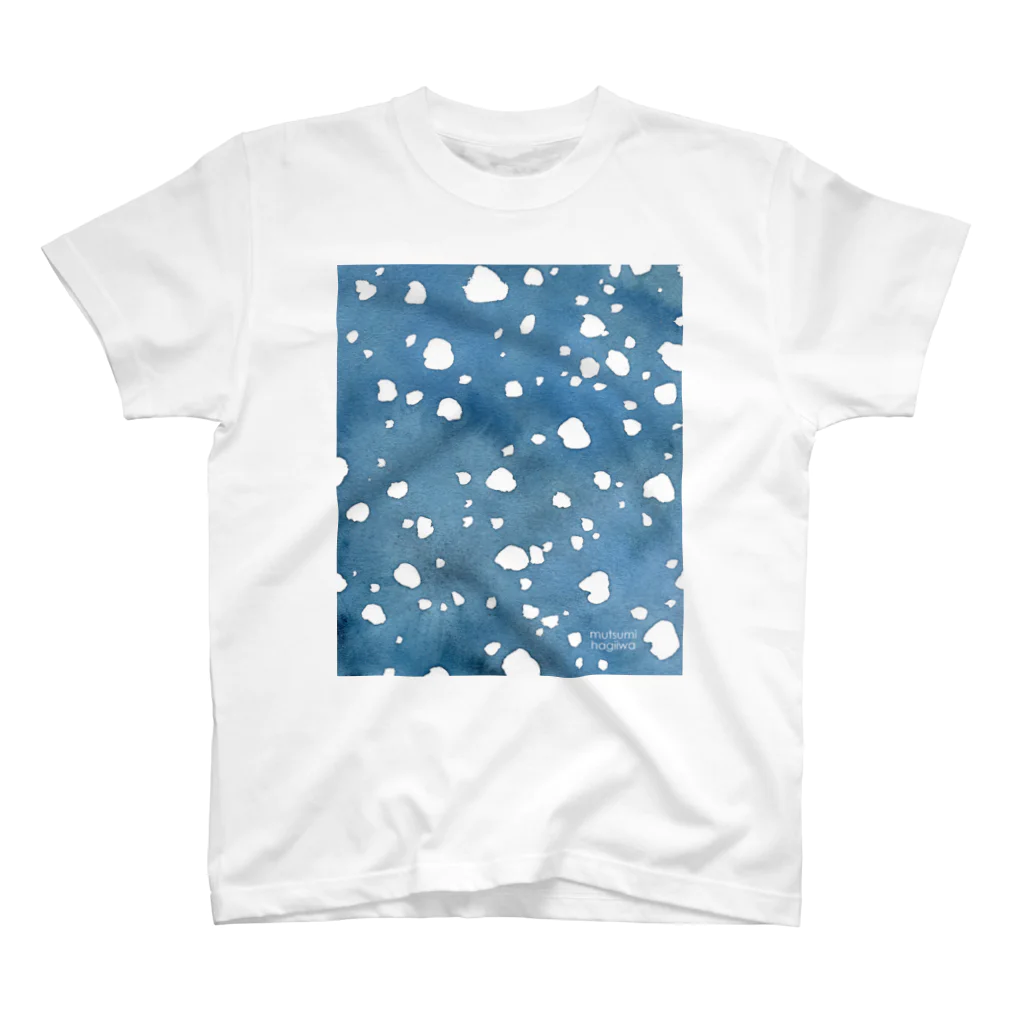 萩岩睦美のグッズショップのTシャツ　雪夜 スタンダードTシャツ