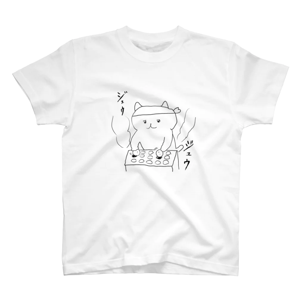 たこ焼き屋の素手でたこ焼きを転がす猫 Regular Fit T-Shirt